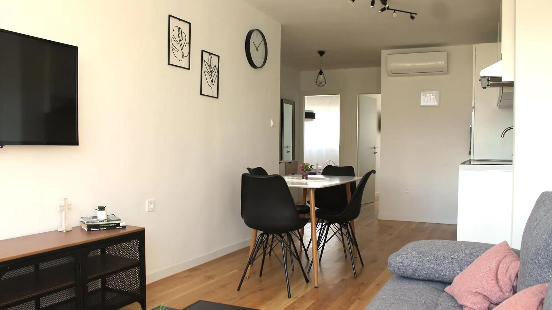Apartments With Wifi Split - 20017